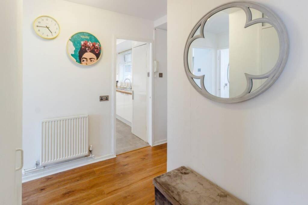 Super Spacious 2 Bedroom Apt 20Mn From Central. ロンドン エクステリア 写真