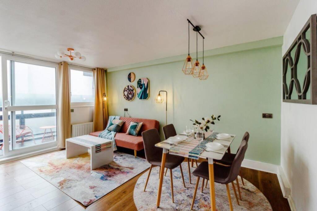 Super Spacious 2 Bedroom Apt 20Mn From Central. ロンドン エクステリア 写真